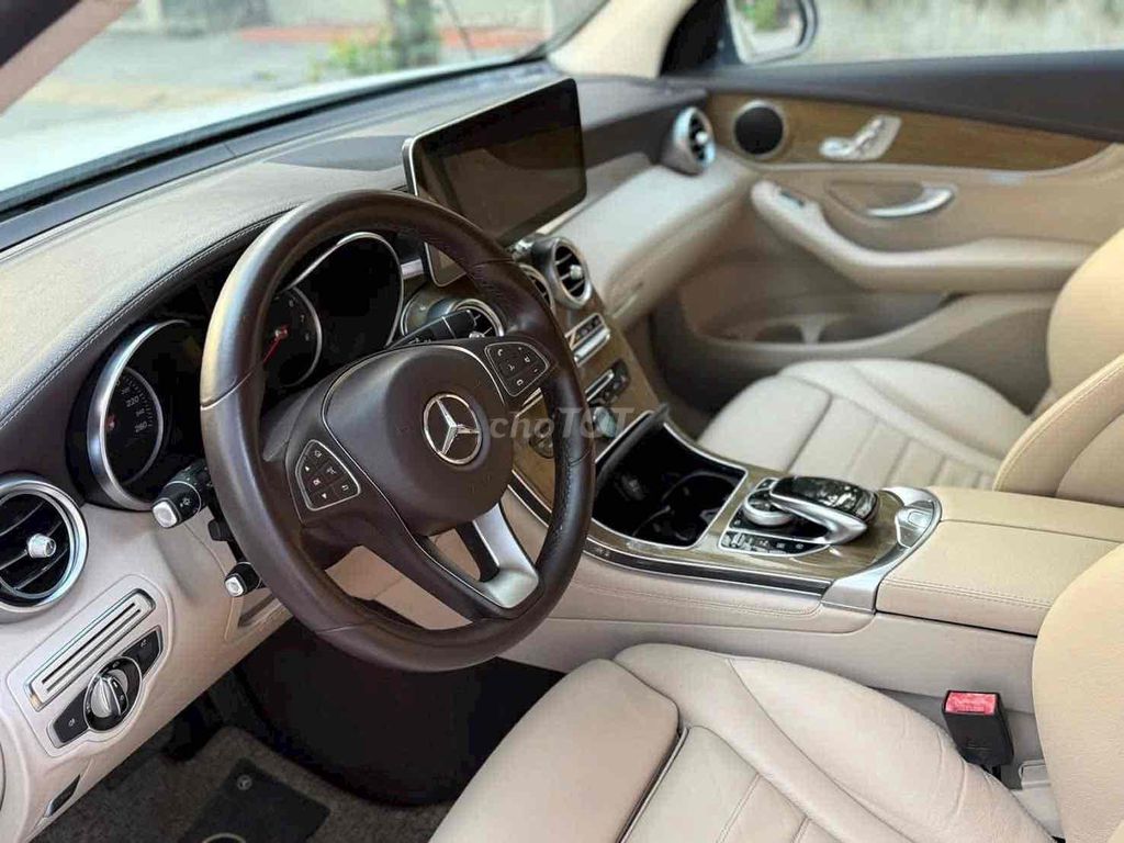 Mercedes-Benz GLC 250 2016 Trắng kem 90000 km. Mua bán Ô tô tại Quận Hoàng Mai Hà Nội được đăng bởi Mr Tài hình 9