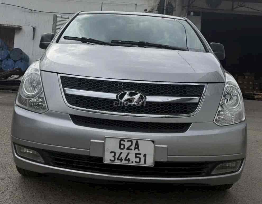 Hyundai Starex 9 chỗ- xe đẹp zin nội thất như mới. Mua bán Ô tô tại Quận Bình Tân Tp Hồ Chí Minh được đăng bởi Đỗ Đình Tuyên hình 1