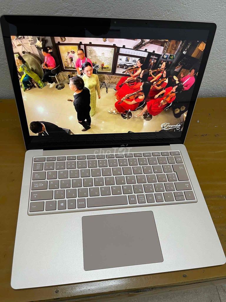 Microsoft Surface Pro Bạc. Mua bán Máy tính bảng tại Huyện Thiệu Hóa Thanh Hóa được đăng bởi minh thu lê hình 1