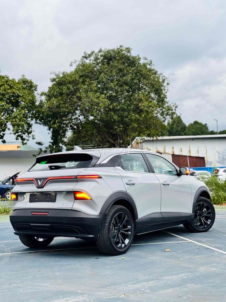 VinFast VF6 PLUS trả trước chưa đến 100tr nhận xe. Mua bán Ô tô tại Quận Tân Bình Tp Hồ Chí Minh được đăng bởi VINFAST TRƯỜNG CHINH hình 6