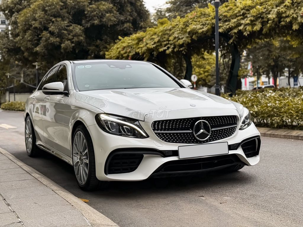 MERCEDES BENZ C300 AMG 2016 Độ Full Option Cực Đẹp. Mua bán Ô tô tại Quận Tây Hồ Hà Nội được đăng bởi Nguyễn Hoàng Sơn hình 3