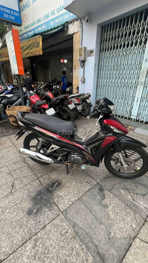 Honda wave RSX Fi 2017 mới 90% Bstp chính chủ. Mua bán Xe máy tại Quận Tân Phú Tp Hồ Chí Minh được đăng bởi Tuanduy hình 2