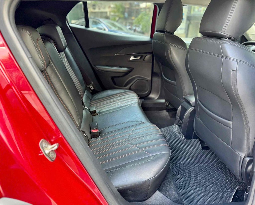 Peugeot 2008 2021 Active 1.2 AT - 60000 km. Mua bán Ô tô tại Quận Cầu Giấy Hà Nội được đăng bởi Tuấn Hưng hình 9