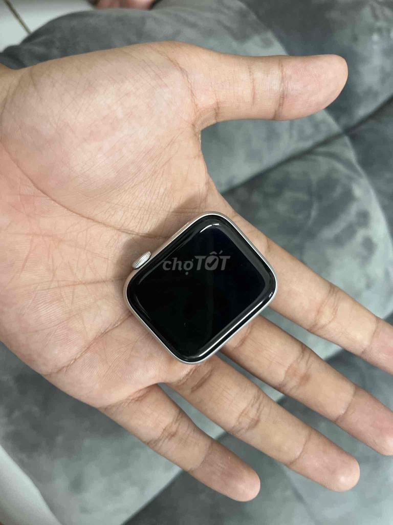 Apple Watch SE2022 còn mới xem trực tiếp