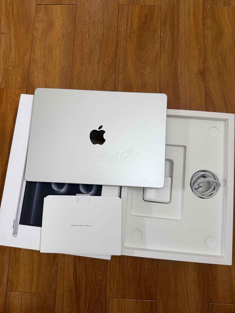 MacBook Pro M5 14 inch 16GB/512GB fullbox VN. Mua bán Laptop tại Quận Cầu Giấy Hà Nội được đăng bởi Facebook Anh Thắng Reviewer hình 1