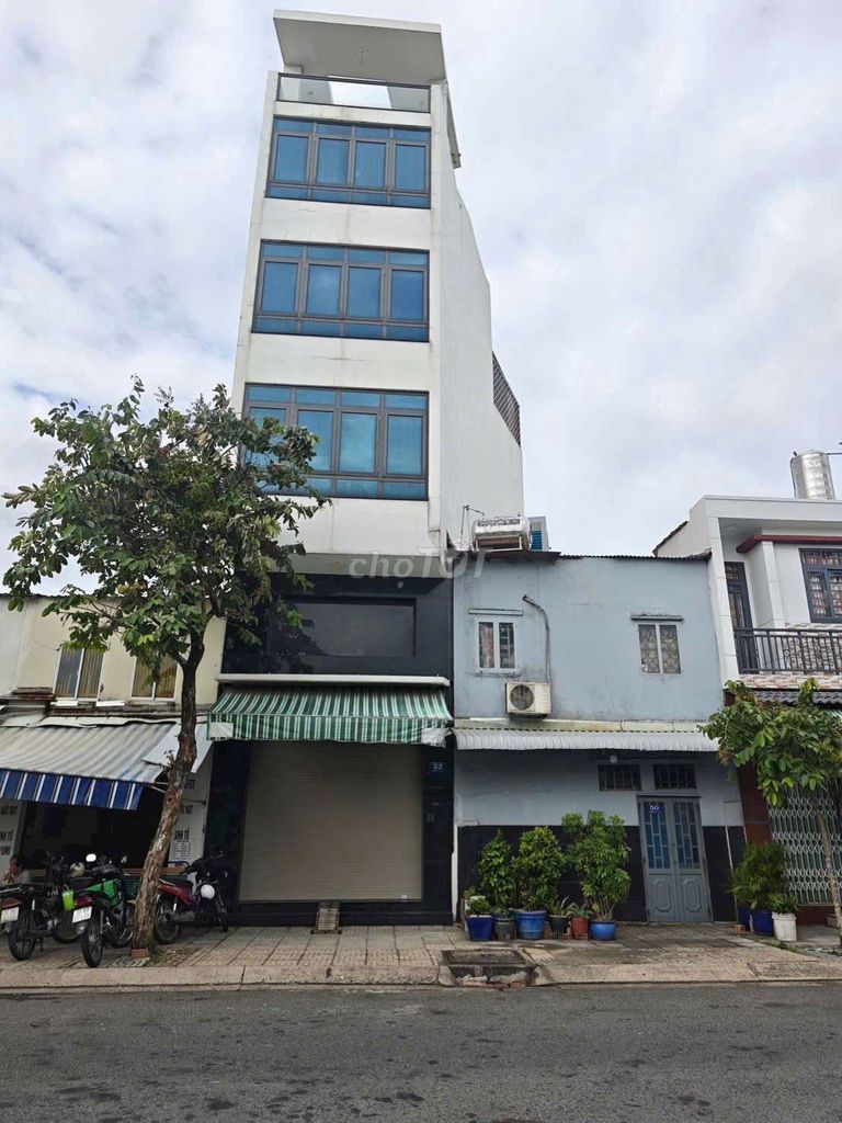 Аренда · 5 комн. · 64 м² · Quận 5, ул. Đường Trang Tử