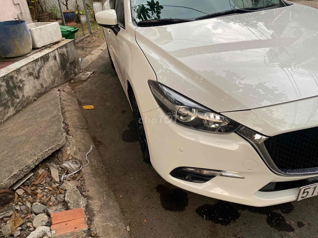 Mazda 3 2019 Signature Premium - 90000