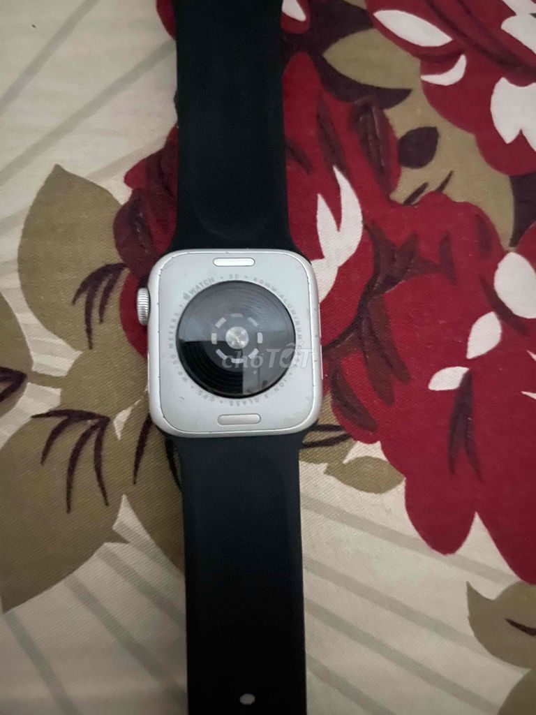 iwatch se2-40 trắng