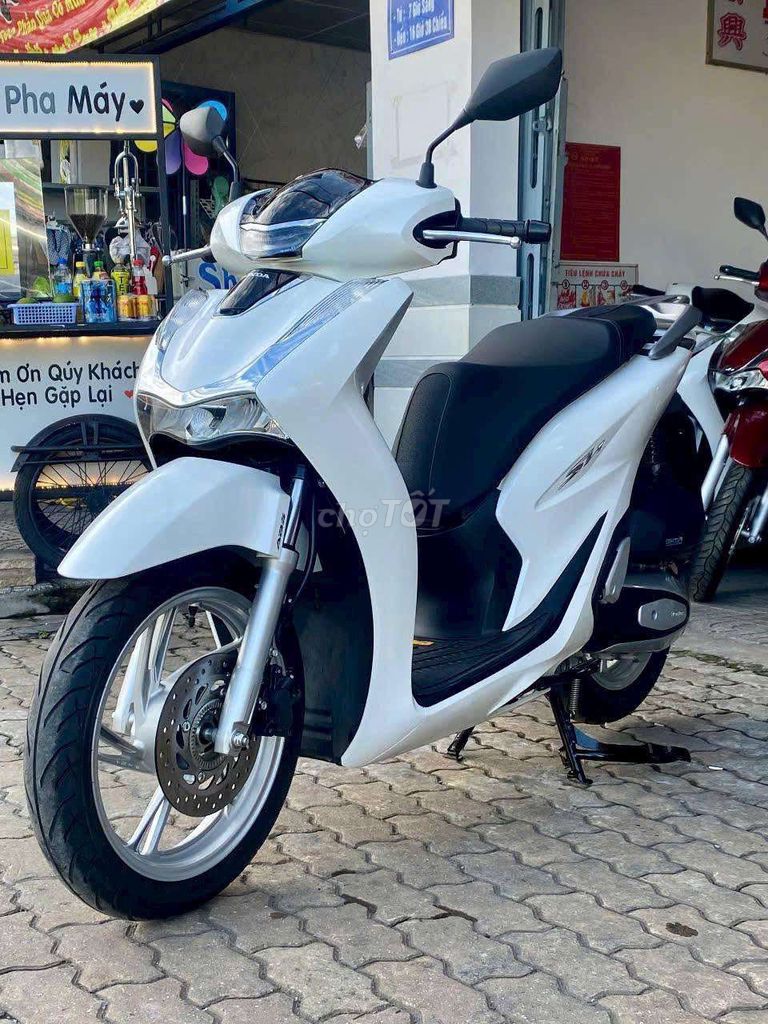 SH 125i ABS 2022 Chạy lướt 2.600Km Hồ sơ có sẵn. Mua bán Xe máy tại Quận Ninh Kiều Cần Thơ được đăng bởi Xe Máy TÂN LIÊN HƯNG 1 91B hình 1
