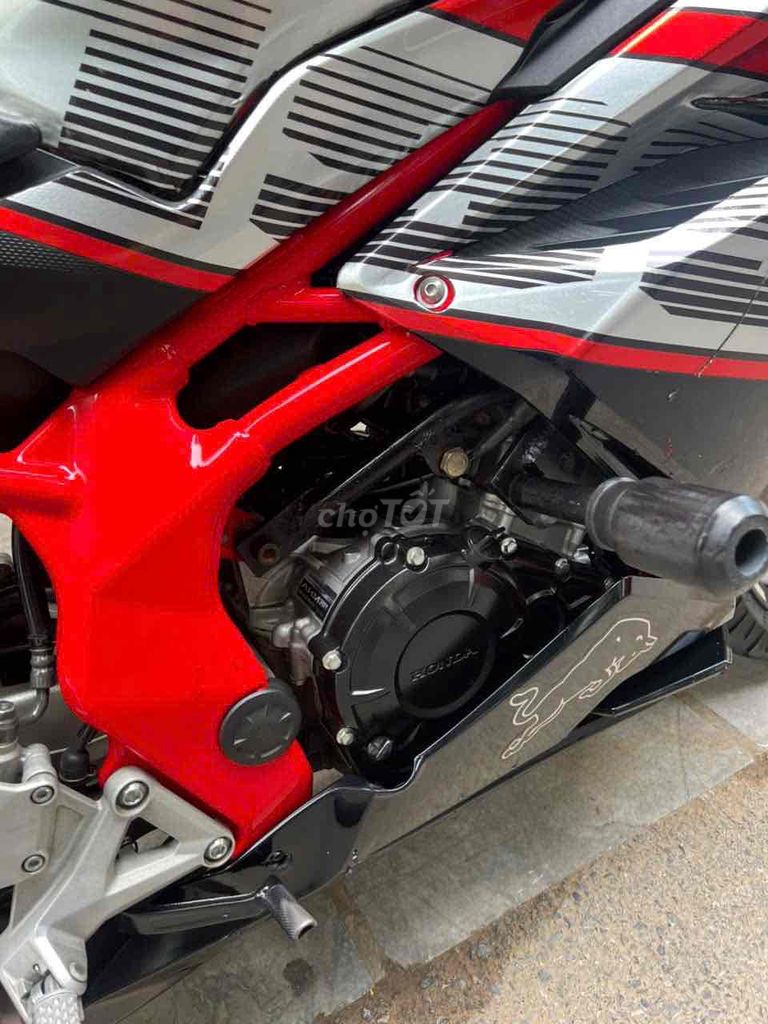 Honda CBR 250RR biển số 29 rất mới leng keng pkl. Mua bán Xe máy tại Quận Cầu Giấy Hà Nội được đăng bởi Tong motor xe may hình 8