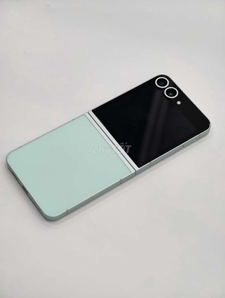 Samsung galaxy Z flip 6 5G chính hãng 256gb 98%. Mua bán Điện thoại tại Quận Đống Đa Hà Nội được đăng bởi Hiếu Android Shop hình 1