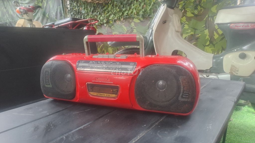 Đài cassette đỏ ghi âm một chạm nhỏ gọn. Mua bán Tivi, Âm thanh tại Quận Hoàng Mai Hà Nội được đăng bởi Kho kỷ vật thời gian hình 1