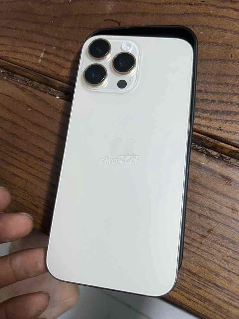 iPhone 16 Pro Max 256GB Vàng hồng chấm màn. Mua bán Điện thoại tại Huyện Thanh Trì Hà Nội được đăng bởi nobita hình 1