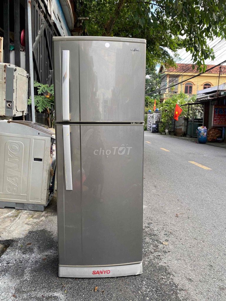 Tủ lạnh Sanyo 205L