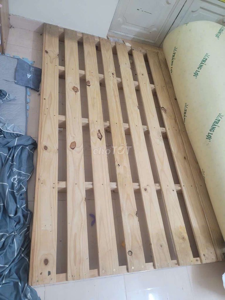 Pallet giường Gỗ 1m8x2m Vàng gỗ. Mua bán Giường, chăn ga gối nệm tại Quận Bình Tân Tp Hồ Chí Minh được đăng bởi Sun Ny Le hình 1