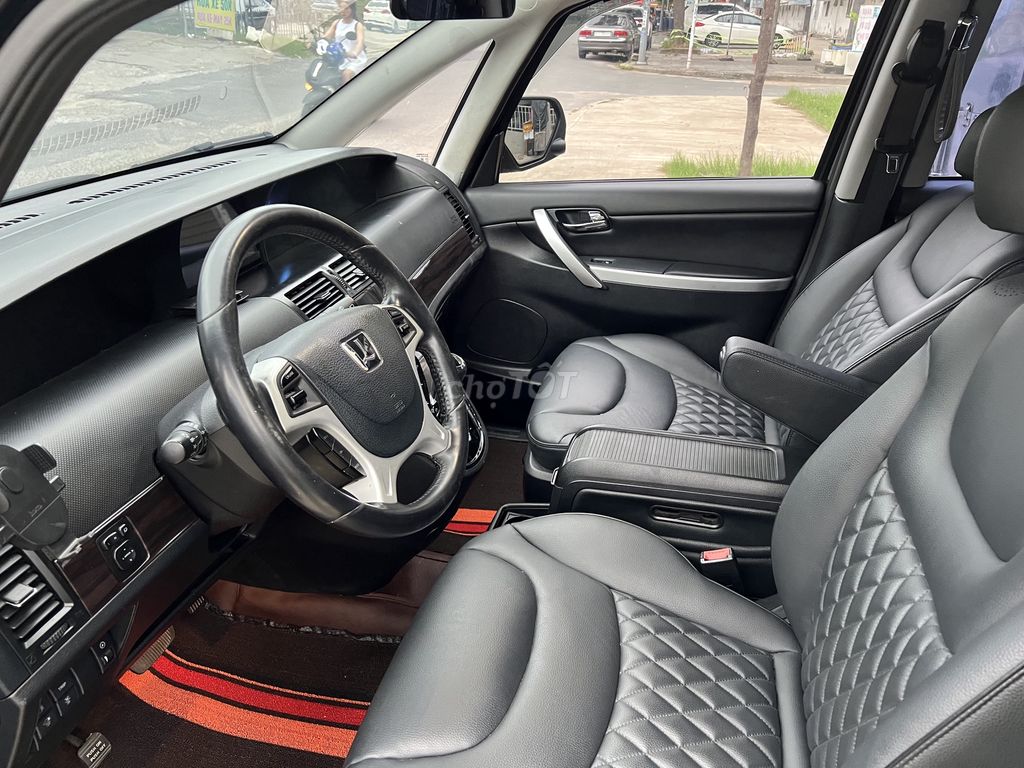 Ô tô Luxgen M7 màu đen 7 chỗ. Mua bán Ô tô tại Thành phố Thuận An Bình Dương được đăng bởi Uông Sỹ Vũ hình 4