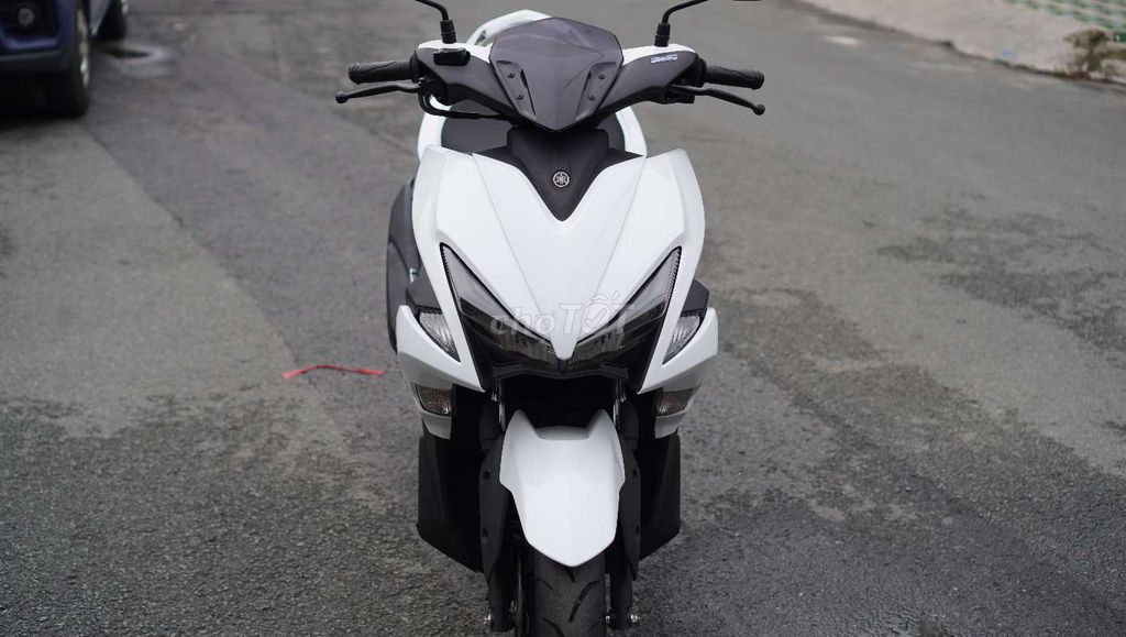 Yamaha NVX 155 V1 ABS 2017, белый, 26 тыс. км