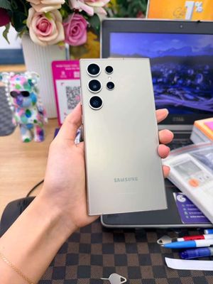 vềnhiều S24 Ultra 512GB Vàng kem