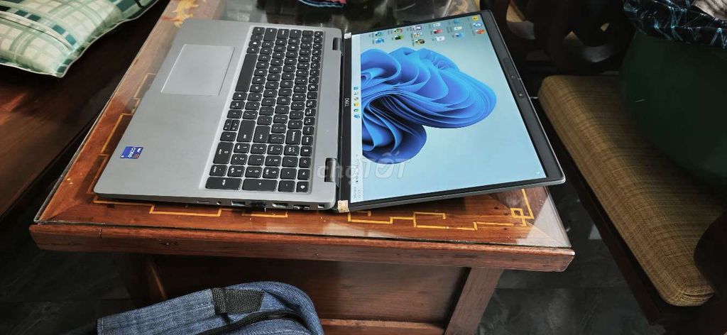 Dell Inspiron 15 i5 Bạc. Mua bán Laptop tại Quận Hải Châu Đà Nẵng được đăng bởi lê văn Được  hình 1