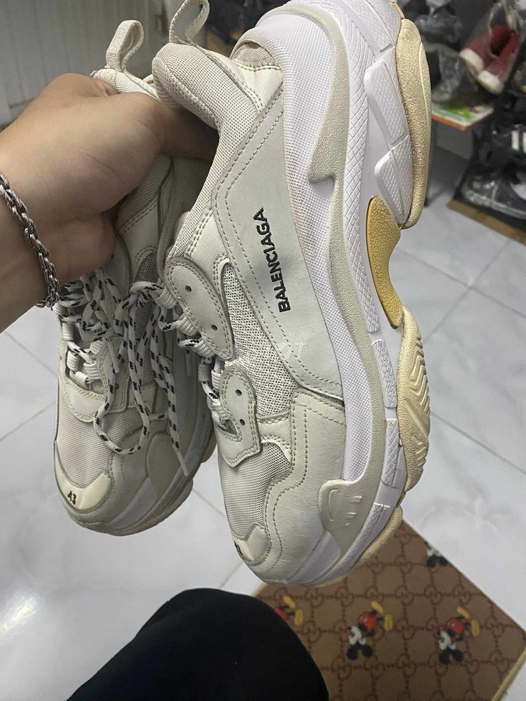 Giày thể thao Balenciaga Trắng 43 Unisex. Mua bán Giày dép tại Quận 4 Tp Hồ Chí Minh được đăng bởi Ba Đinh hình 1