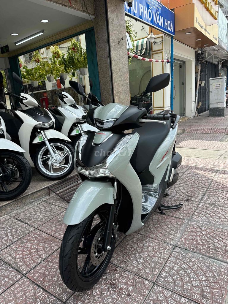 Honda SH 125i 4Val 2021 Xám Đen BSTP Chính Chủ