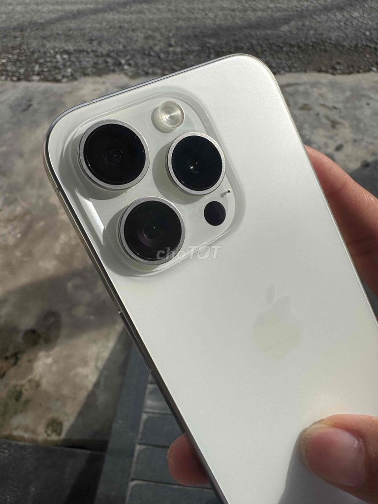 iPhone 15 Pro 128GB Trắng VN/A zin all pin 96%.. Mua bán Điện thoại tại Quận Ninh Kiều Cần Thơ được đăng bởi Khải mobile hình 1