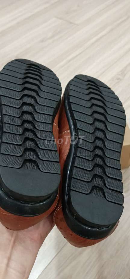 GIÀY ĐÀ ĐIỂU THẬT 100% SIZE 42-43 MỚI CHƯA XÀI