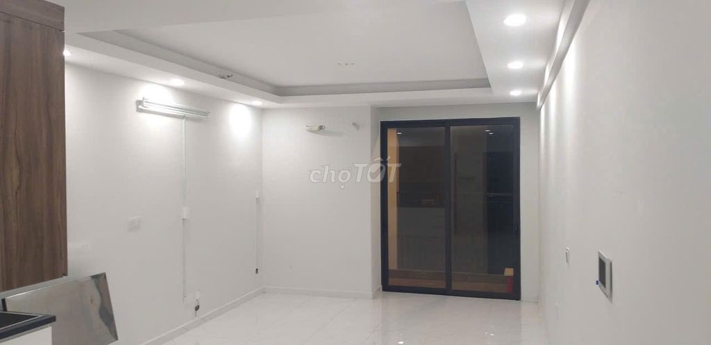 Bán lỗ 1ty4 căn Studio 1PN mới tinh Opal Skyline 