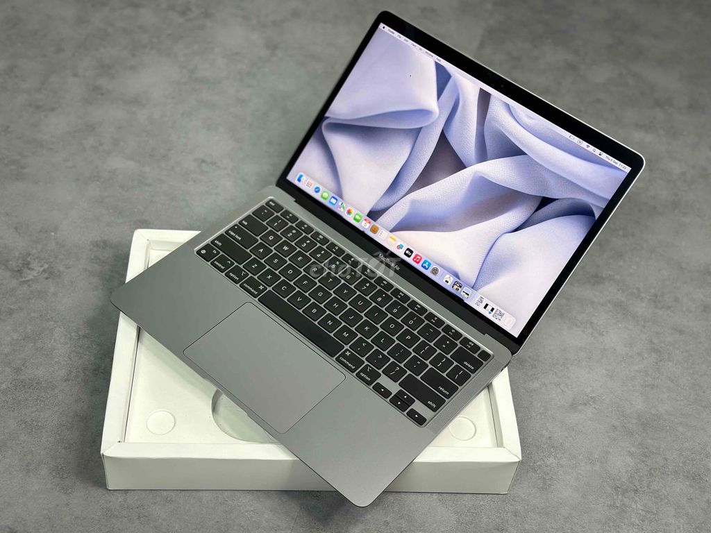 MacBook Air M1 16/512 pin 100 sạc ít lần