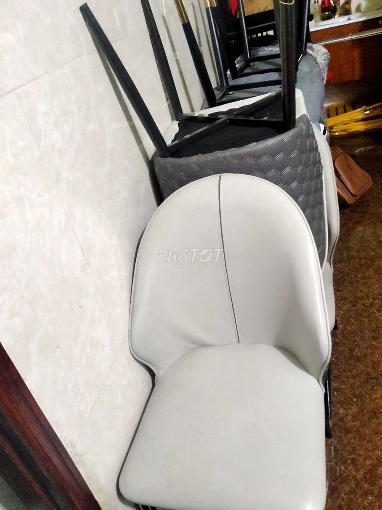 Ghế bàn ăn Da Trắng, Xám. Mua bán Bàn ghế tại Quận Tân Phú Tp Hồ Chí Minh được đăng bởi Hue hình 1