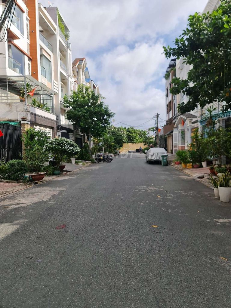 Rent · 5 bd · 80 м² · Quận 7, ул. Đường Phú Thuận