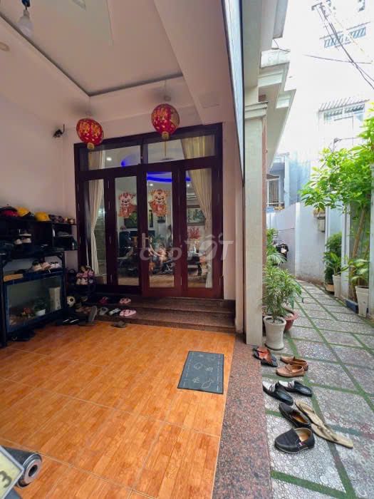 Bán Biệt thự Tôn Đản, Q4, 150m2, 10m x 15m, 4 lầu chỉ 10,8 tỷ!. Mua bán nhà ở tại Quận 4 Tp Hồ Chí Minh được đăng bởi Nguyễn Phi Hùng hình 1