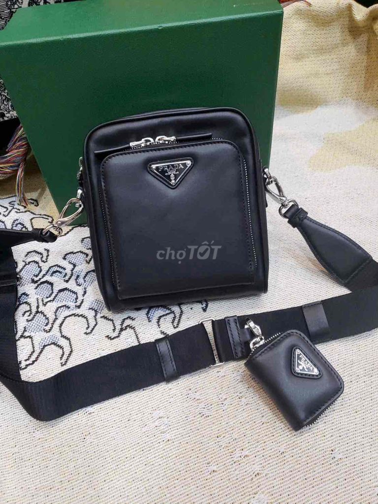 Túi đeo chéo Prada. Mua bán Túi xách tại Quận Ninh Kiều Cần Thơ được đăng bởi Duy 2hand   Da lô là  0 ba 2 sáu 054115 hình 1
