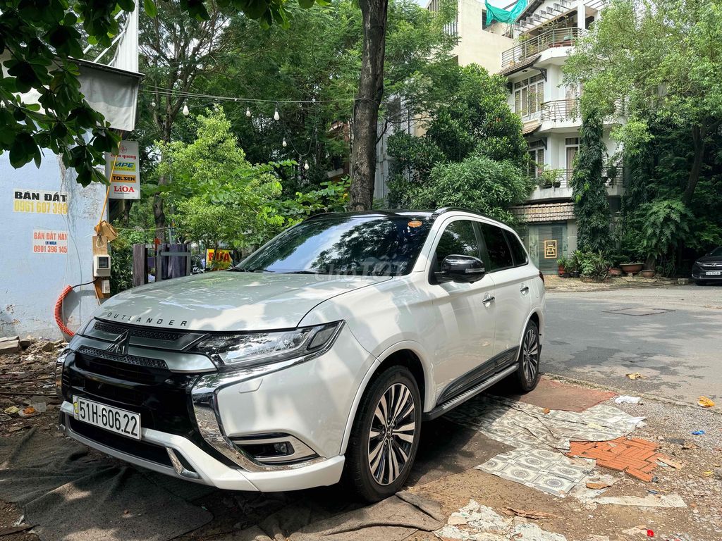 Mitsubishi Outlander 2019 2.4 CVT Special Edition. Mua bán Ô tô tại Quận 7 Tp Hồ Chí Minh được đăng bởi Dang Nguyen hình 1