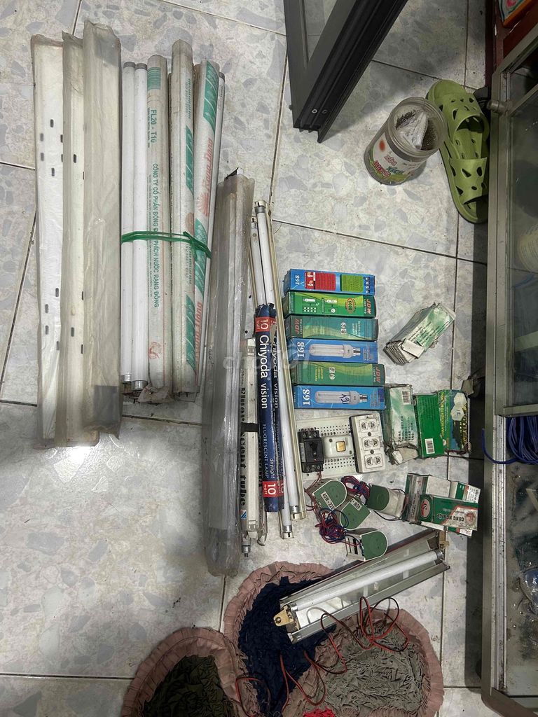 Bóng đèn Rạng Đông Trắng. Mua bán Đèn tại Huyện Châu Thành An Giang được đăng bởi Cao hình 1