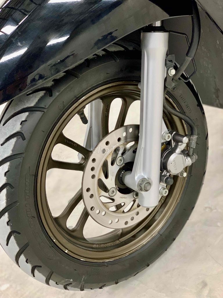 Honda Scoopy 2022 chính chủ BSTP đen bóng đẹp zin. Mua bán Xe máy tại Thành phố Thủ Đức Tp Hồ Chí Minh được đăng bởi Khương Phan hình 13