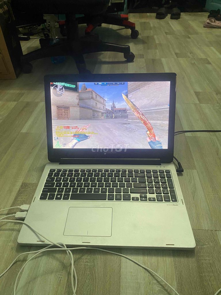 Cần bán laptop cảm ứng card rời chơi game