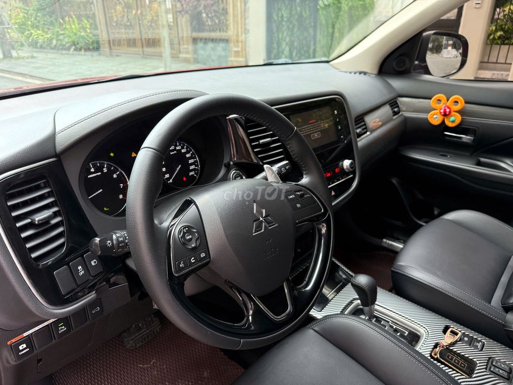 Mitsubishi Outlander 2.0 Premium 2021 Đỏ. Mua bán Ô tô tại Quận Long Biên Hà Nội được đăng bởi PHÚC LÂM  AUTO hình 9