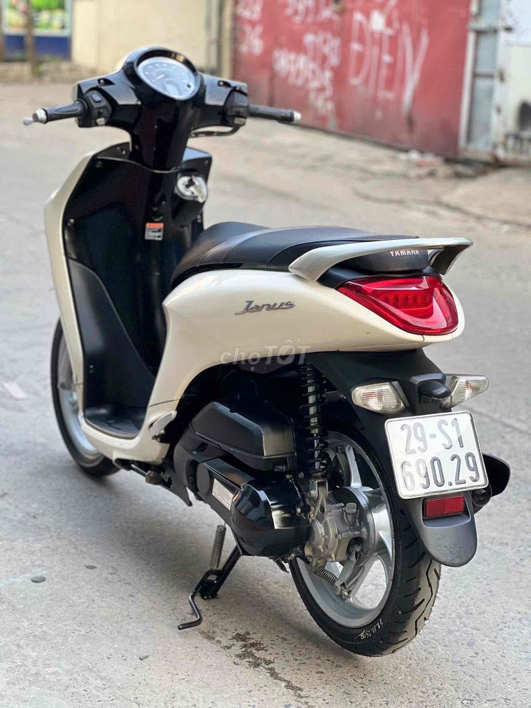 yamaha JANUS 125 fi. Mua bán Xe máy tại Quận Nam Từ Liêm Hà Nội được đăng bởi Quỳnh chi hình 2