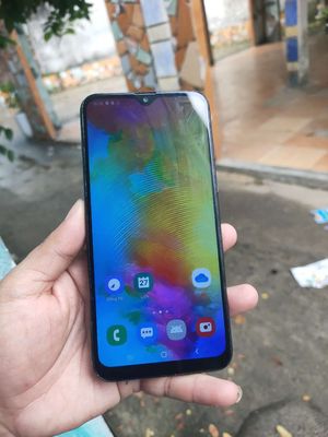 Samsung M20. Ram3/32gb. Pin trâu bò. Máy mạnh. Mua bán Điện thoại tại Quận Liên Chiểu Đà Nẵng được đăng bởi Công Lực