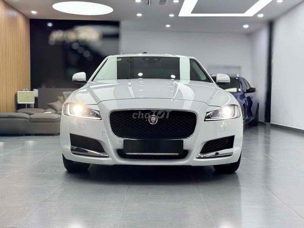Jaguar XF 2016 Prestige 2.0 AT - 380000 km. Mua bán Ô tô tại Quận 7 Tp Hồ Chí Minh được đăng bởi Hoàng Anh Tuấn hình 1