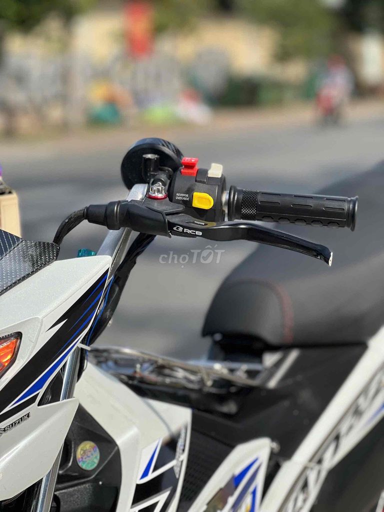 Suzuki Raider Fi 150 2018 Trắng. Mua bán Xe máy tại Quận 11 Tp Hồ Chí Minh được đăng bởi Hưng Từ hình 7