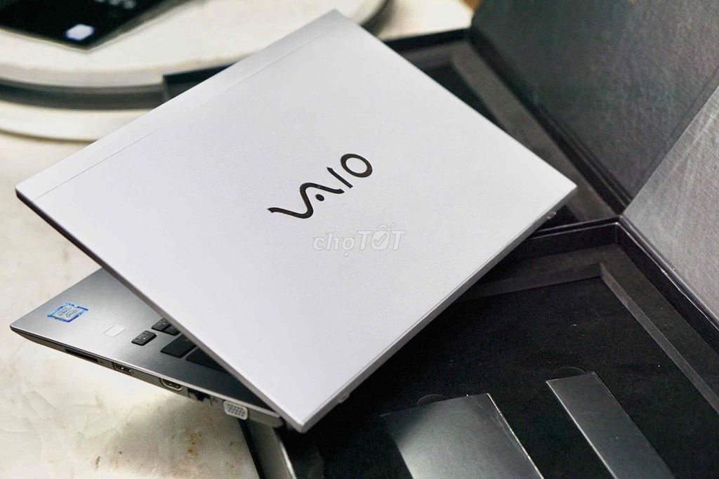 Laptop Sony Vaio Core i5 8th siêu nhẹ fullbox