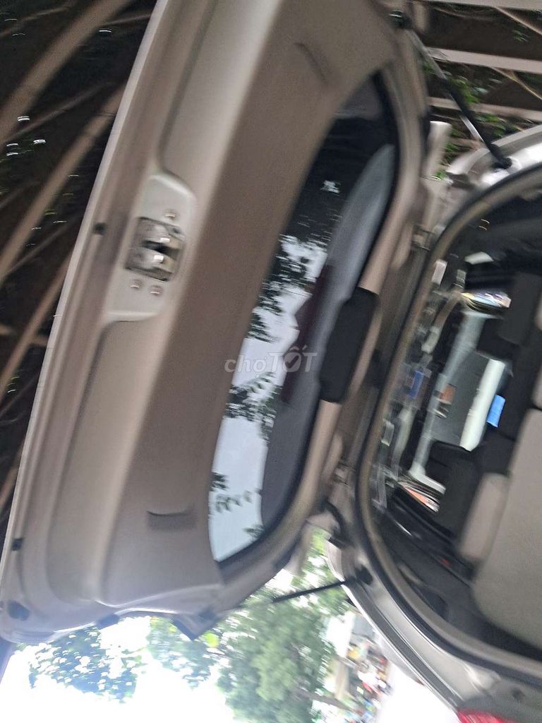 Ô tô Toyota Innova số sàn 8 chỗ. Mua bán Ô tô tại Quận 7 Tp Hồ Chí Minh được đăng bởi Bác Tỏ  hình 4