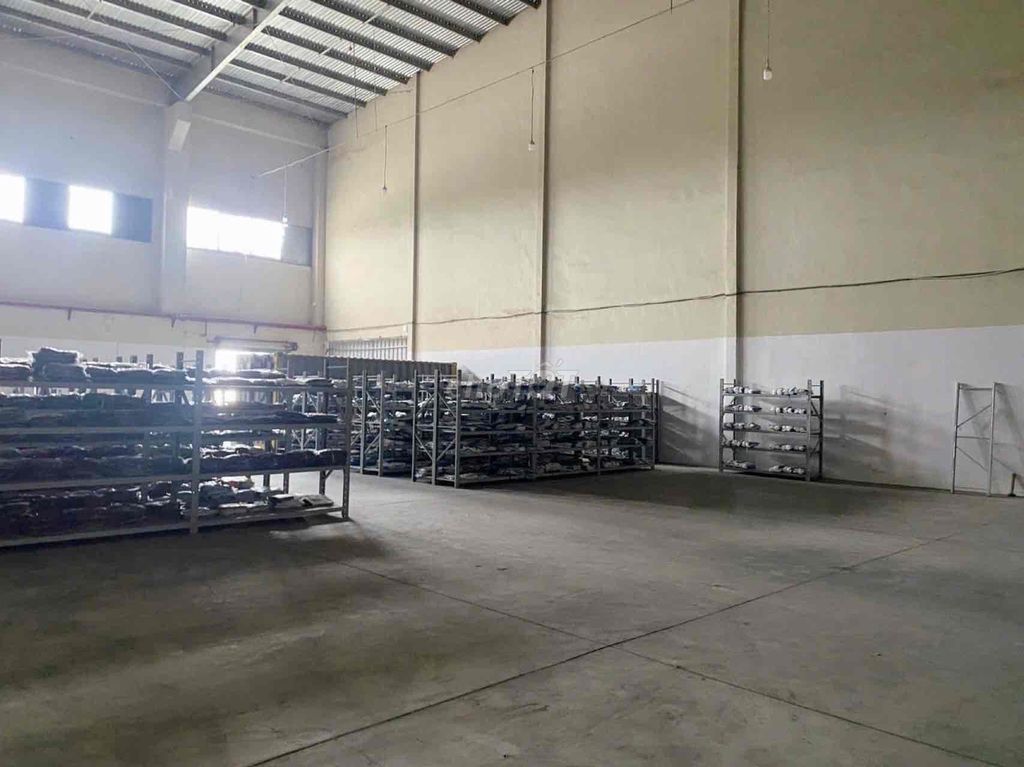 KHO XƯỞNG QL1A ( 600m2 ) BÌNH CHÁNH