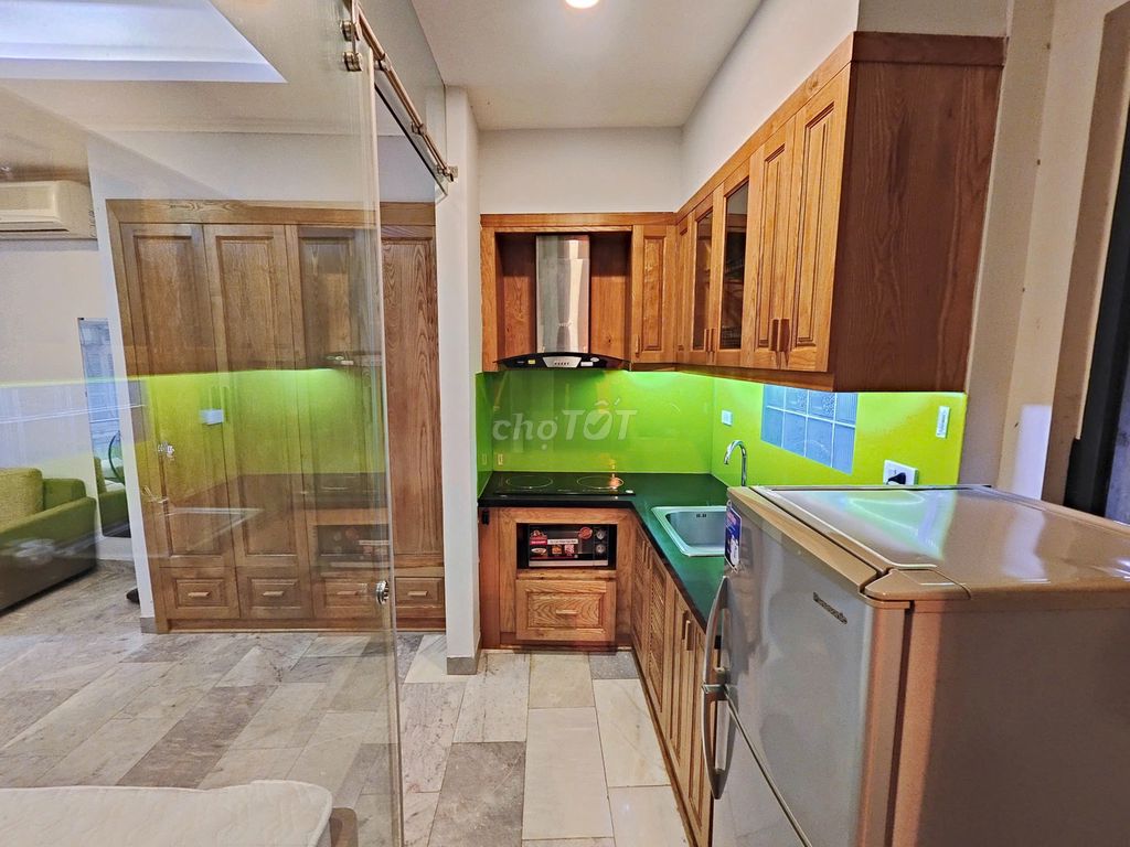 Студия 40 м², с мебелью, большие окна, Kim Ma, Ba Dinh