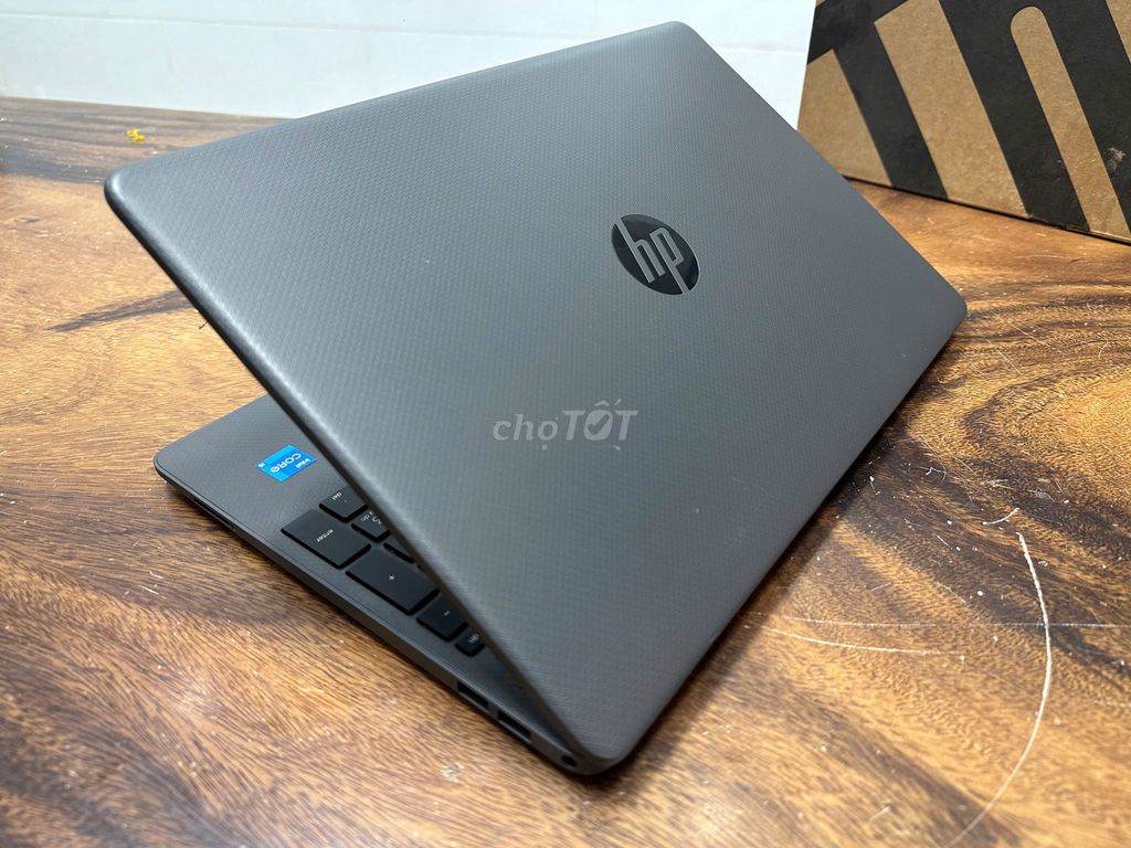 Hp 250 G9, core i5 1235u, 16G, 512G, 15,6in FHD