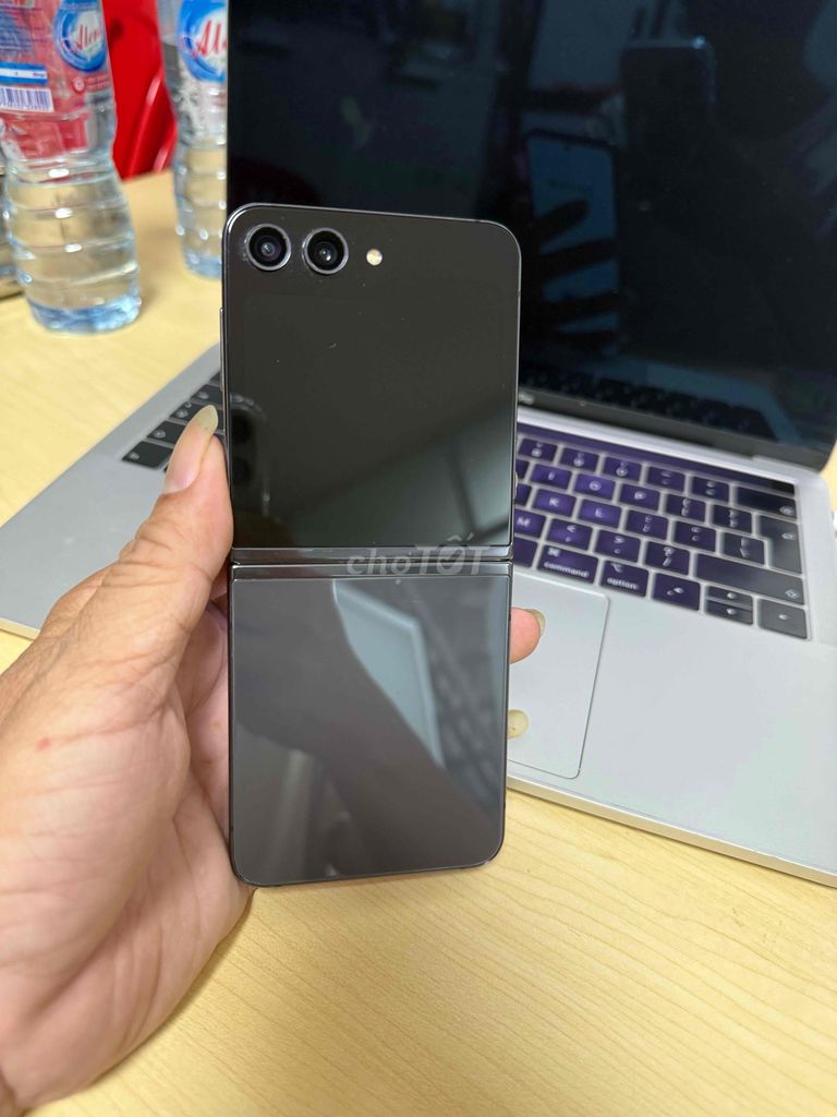 Galaxy Z Flip 5 Đen 256GB, Đẹp 98%, Nguyên Zin. Mua bán Điện thoại tại Quận 6 Tp Hồ Chí Minh được đăng bởi Laptop Phương Nghi hình 2