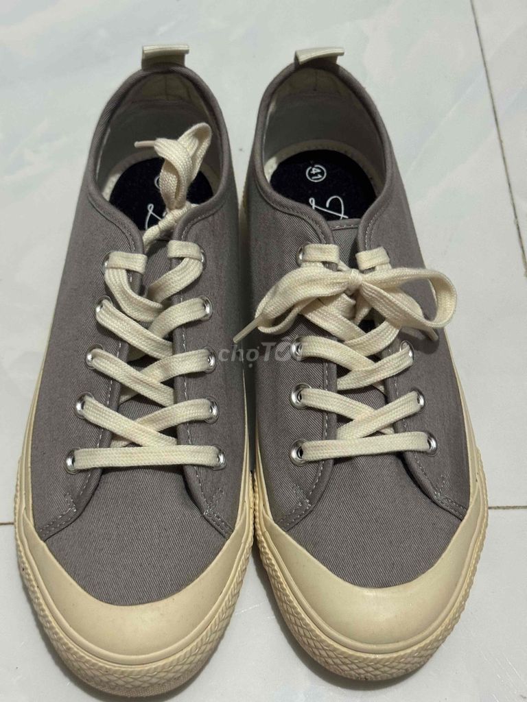 Giày thể thao Vải canvas Xám size 41. Mua bán Giày dép tại Huyện Thới Lai Cần Thơ được đăng bởi Liên hình 1