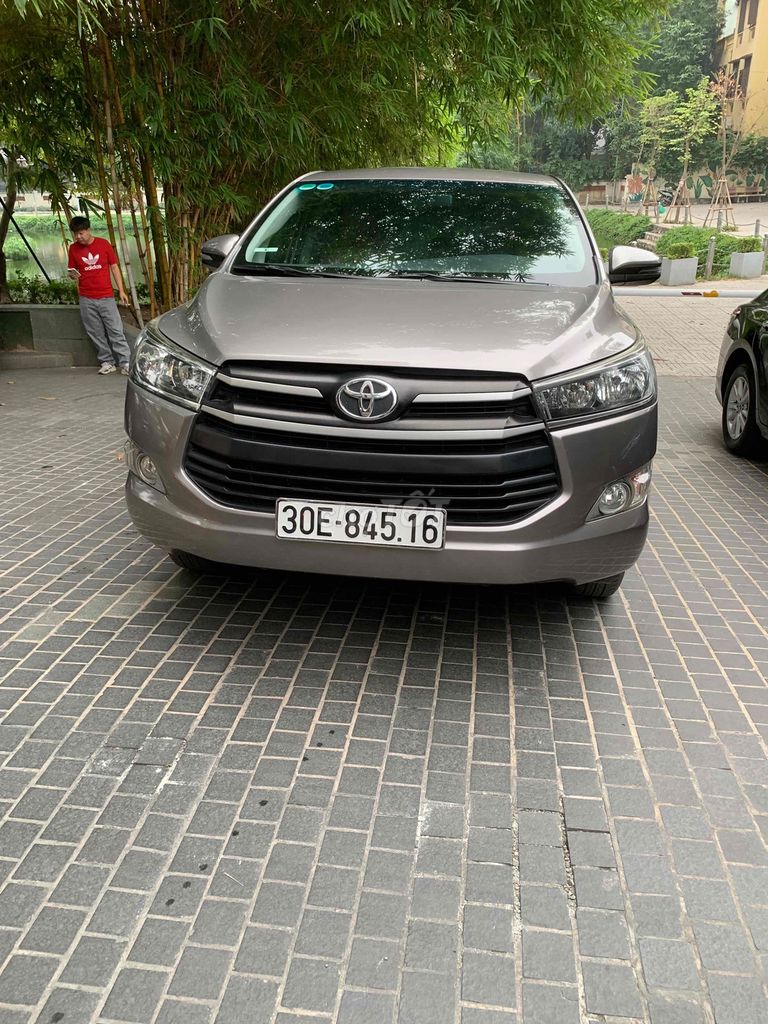 Toyota Innova 2017 2.0E - 120000 km. Mua bán Ô tô tại Quận Long Biên Hà Nội được đăng bởi A tuan hình 1